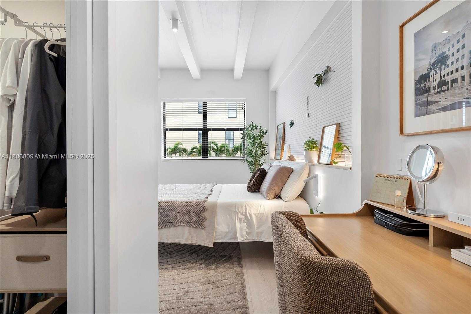 Small Image of 1390 OCEAN DR #202, Miami Beach Number 38