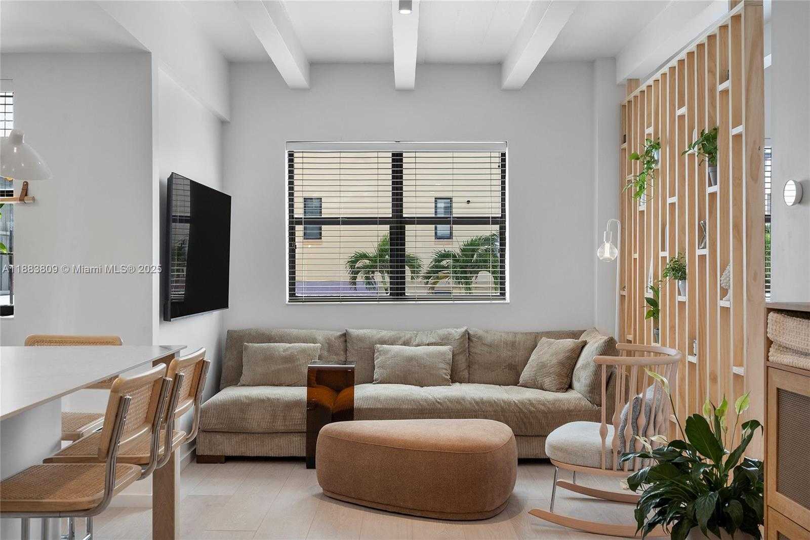 Small Image of 1390 OCEAN DR #202, Miami Beach Number 4