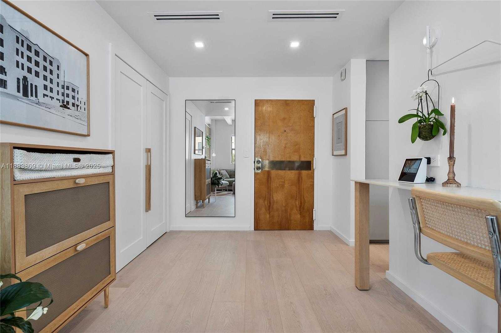 Small Image of 1390 OCEAN DR #202, Miami Beach Number 40