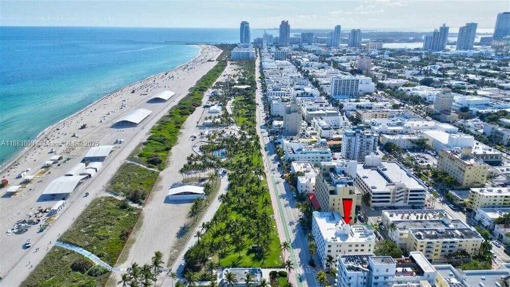 Small Image of 1390 OCEAN DR #202, Miami Beach Number 43