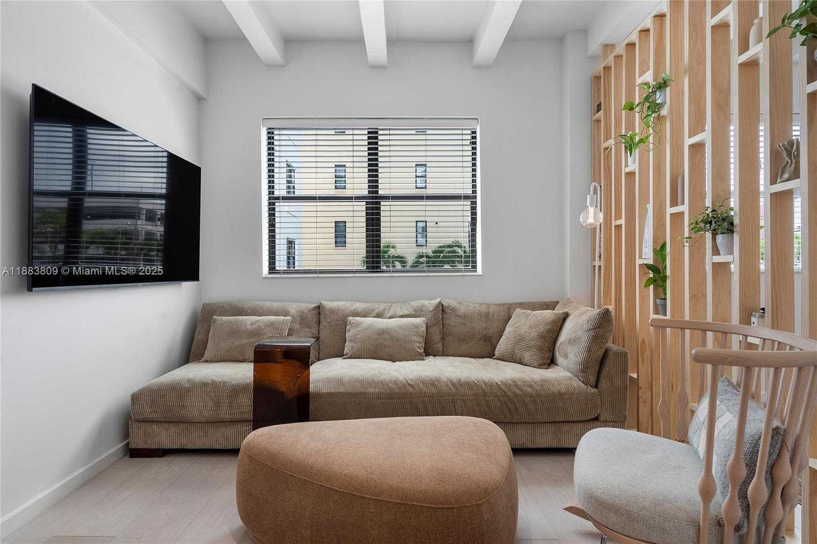 Small Image of 1390 OCEAN DR #202, Miami Beach Number 6