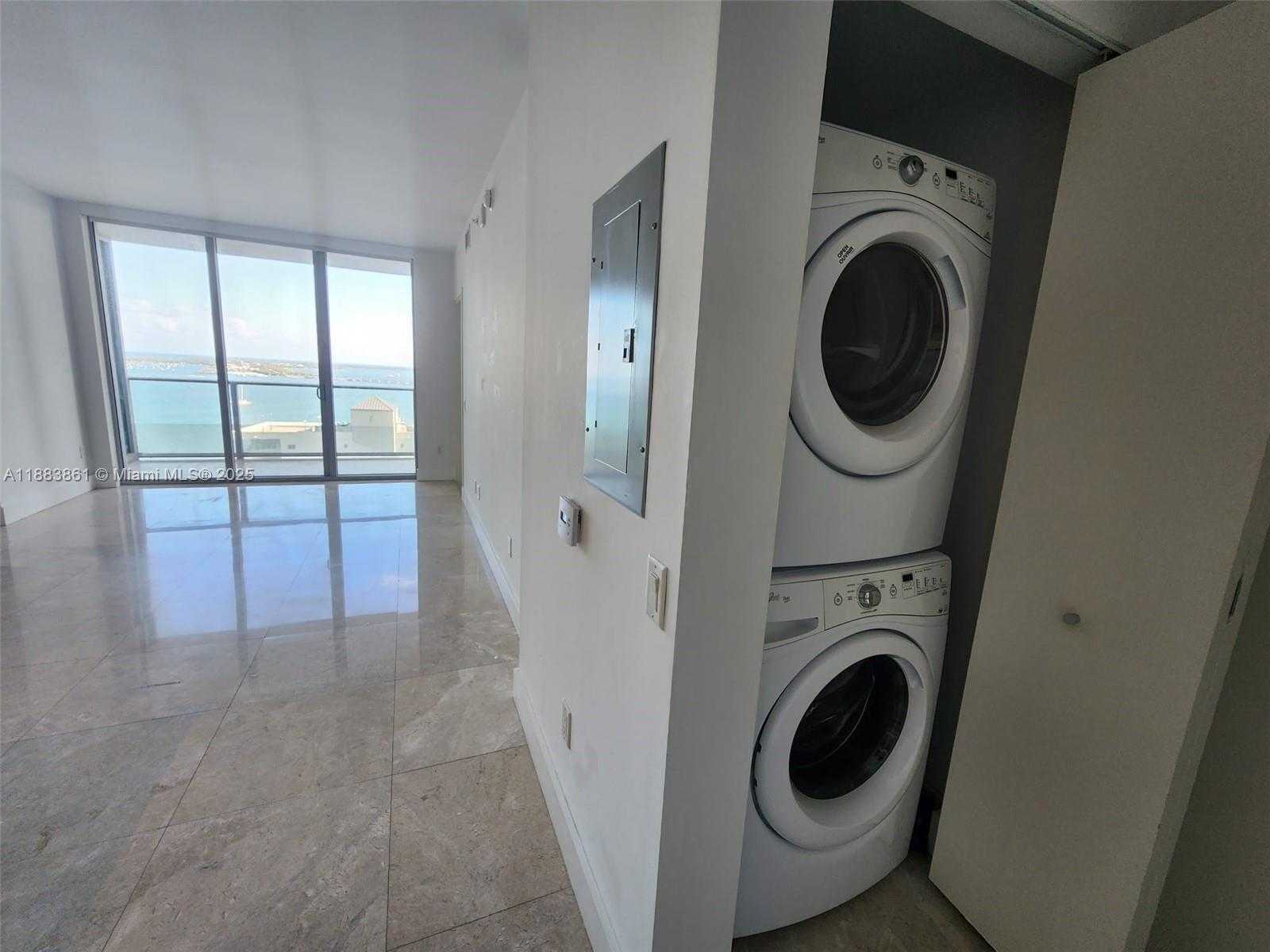 Small Image of 1300 BRICKELL BAY DR #2007, Miami Number 4
