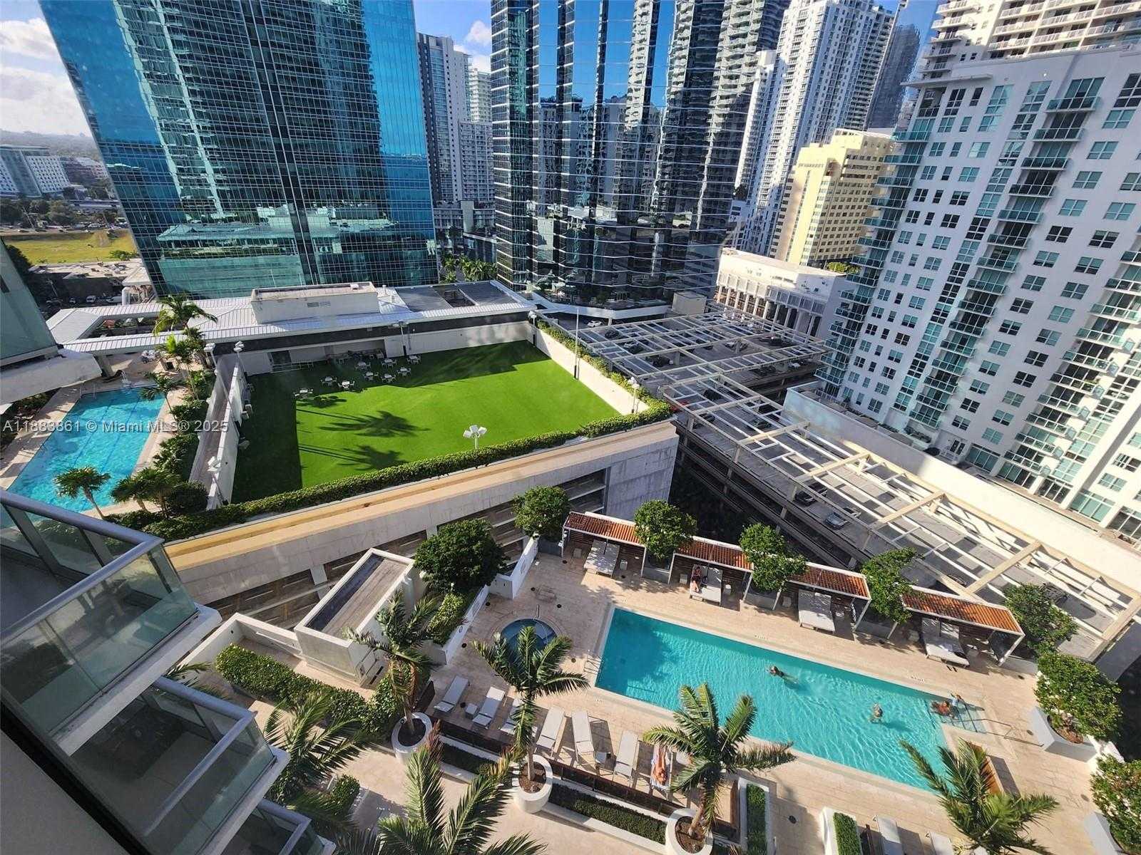 Small Image of 1300 BRICKELL BAY DR #2007, Miami Number 8