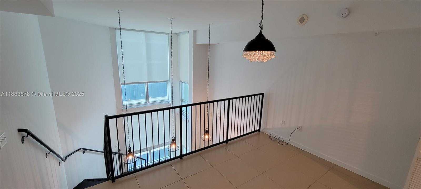 Small Image of 300 SOUTH BISCAYNE BLVD #L-1004, Miami Number 8