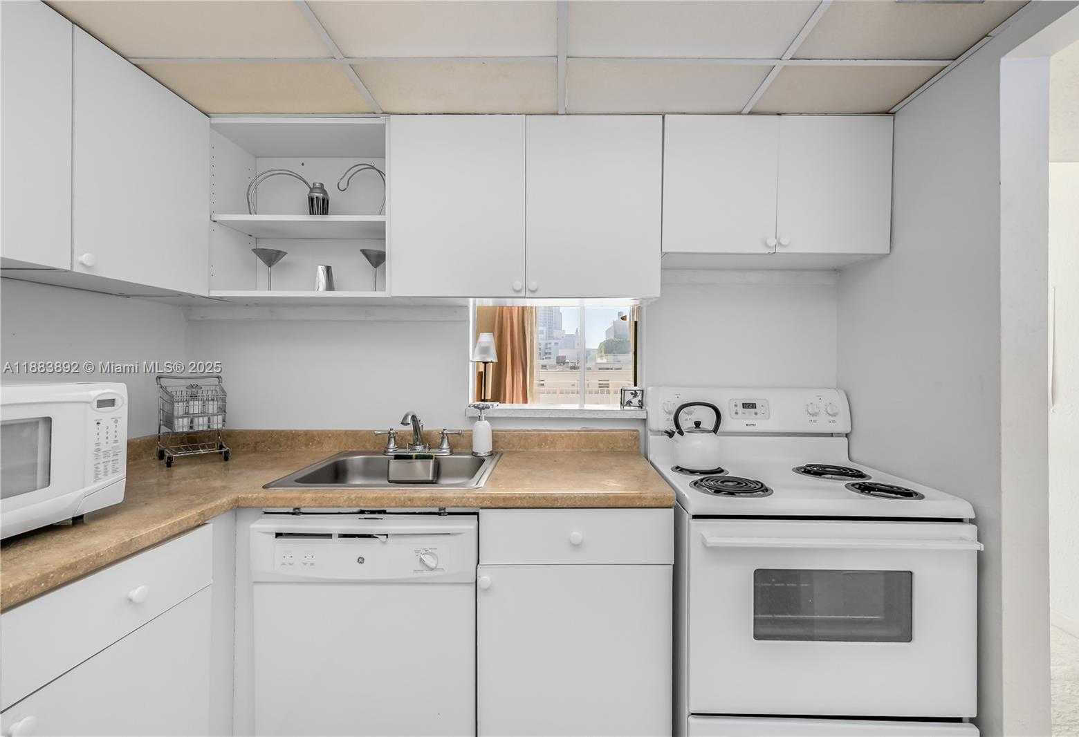 Small Image of 345 OCEAN DR #707, Miami Beach Number 10