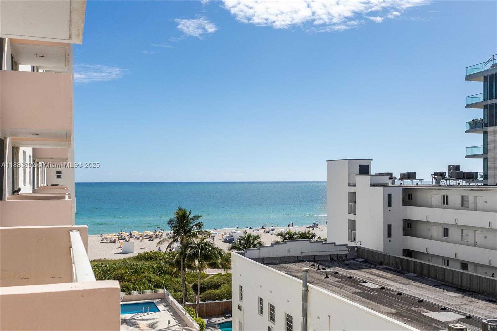 Small Image of 345 OCEAN DR #707, Miami Beach Number 4