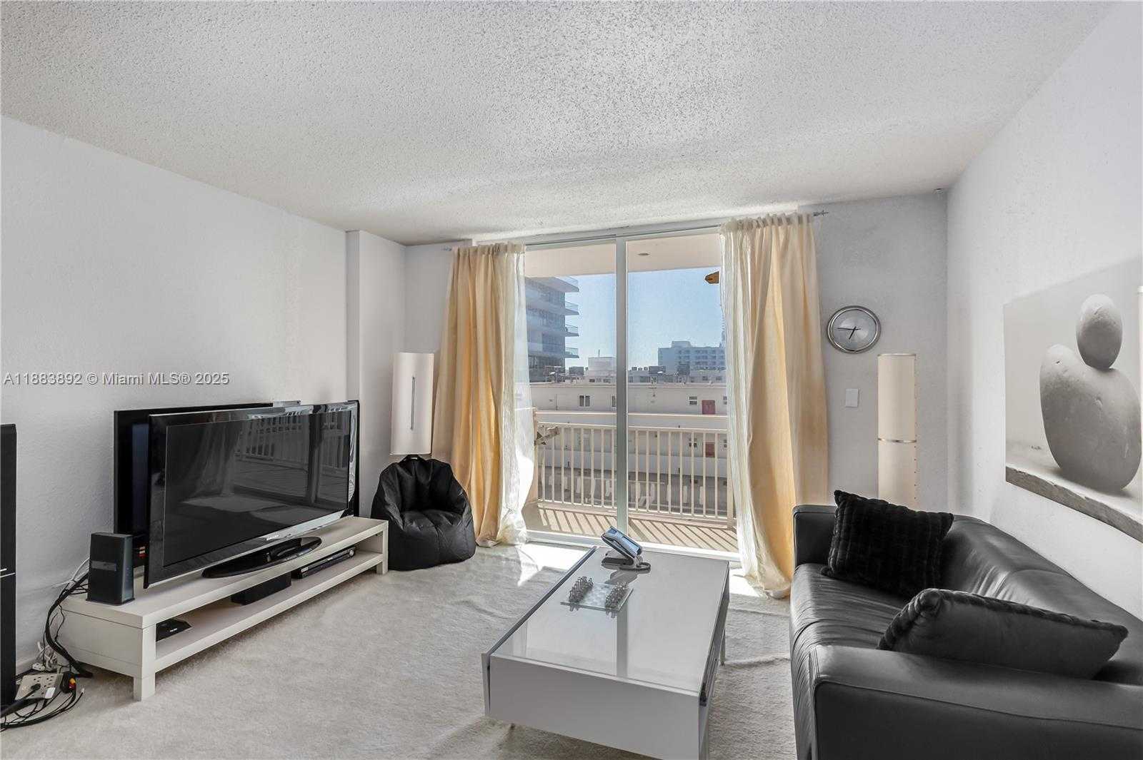 Small Image of 345 OCEAN DR #707, Miami Beach Number 6