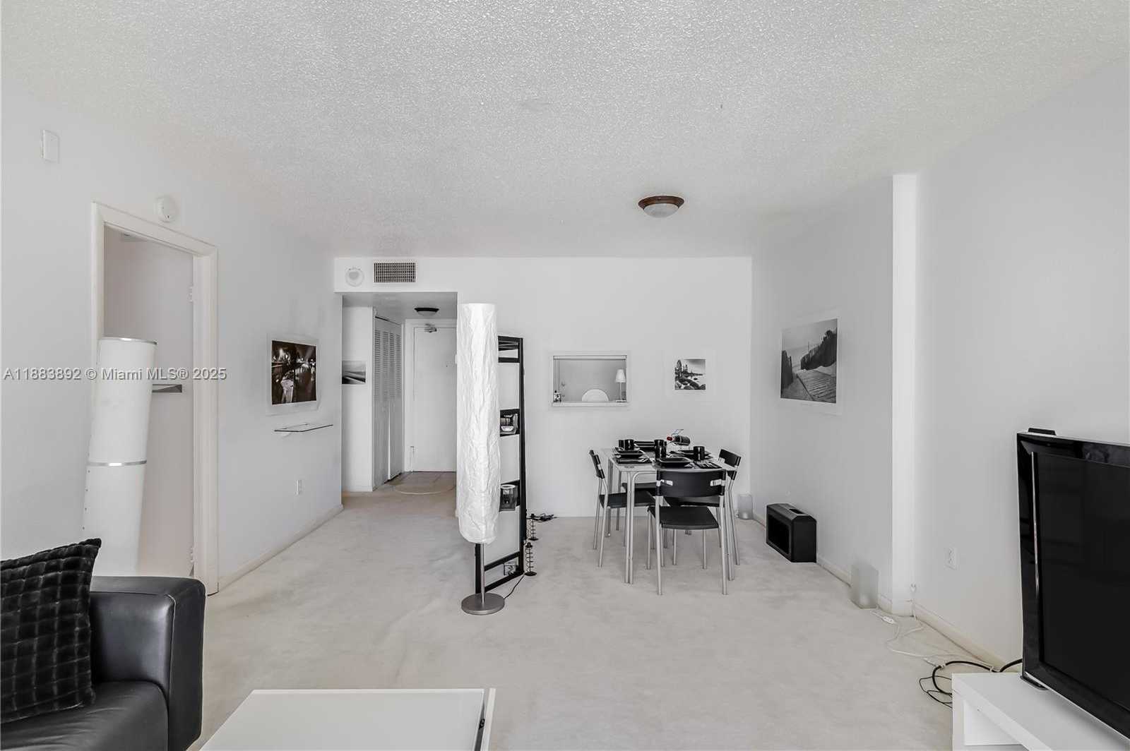 Small Image of 345 OCEAN DR #707, Miami Beach Number 8