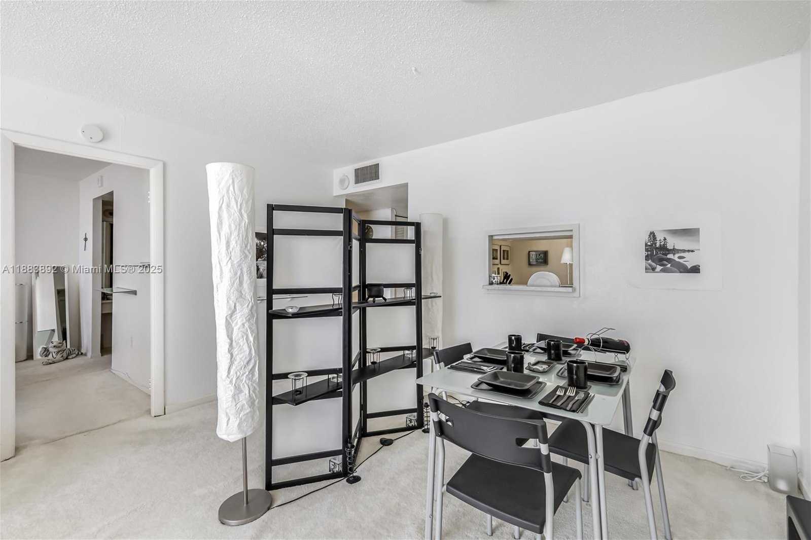 Small Image of 345 OCEAN DR #707, Miami Beach Number 9