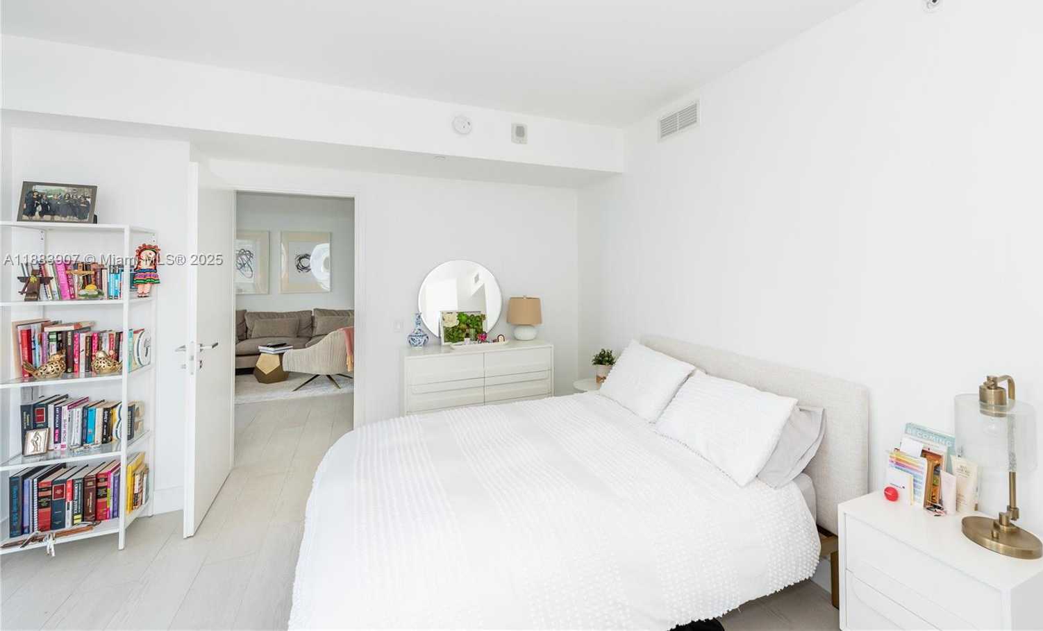Small Image of 1300 BRICKELL BAY DR #708, Miami Number 11