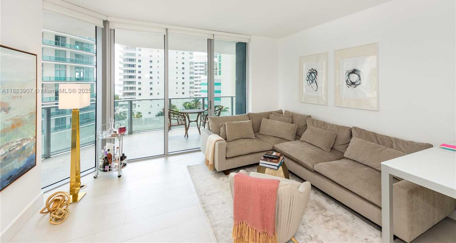 Small Image of 1300 BRICKELL BAY DR #708, Miami Number 2