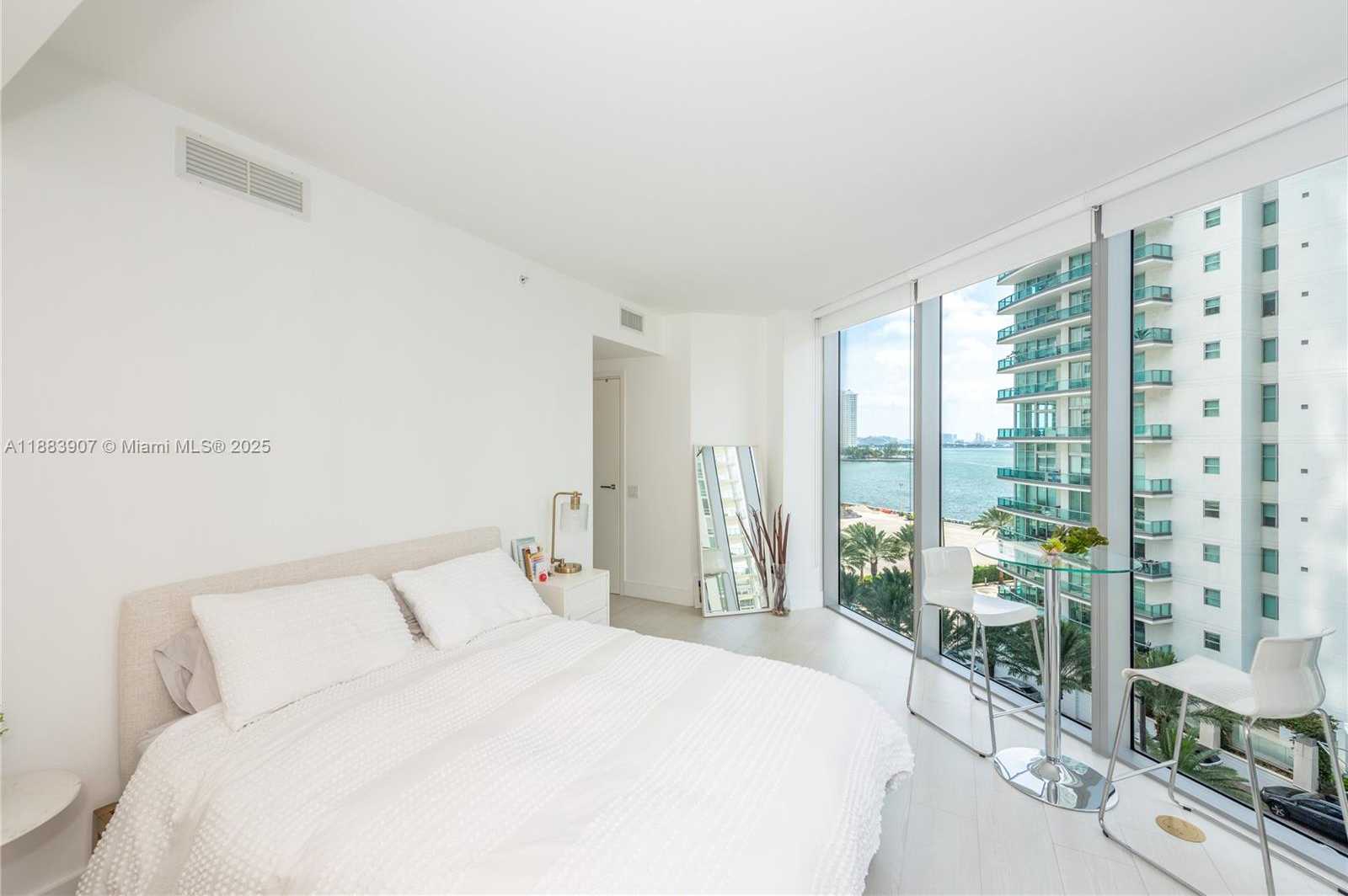 Small Image of 1300 BRICKELL BAY DR #708, Miami Number 7
