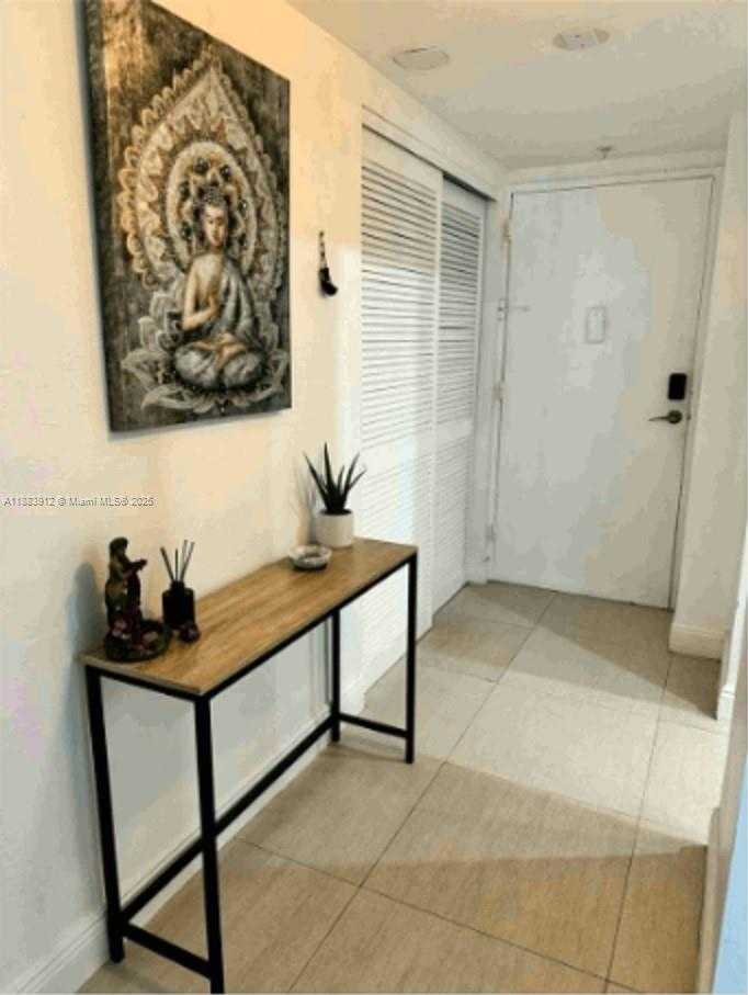 Small Image of 19370 COLLINS AVE #1117, Sunny Isles Beach Number 4