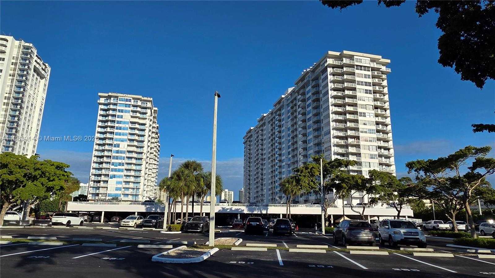 Small Image of 18051 BISCAYNE BLVD #1204, Aventura Number 36