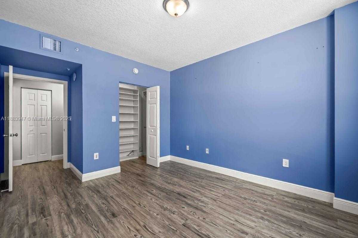 Small Image of 2000 NORTH BAYSHORE DR #1105, Miami Number 20