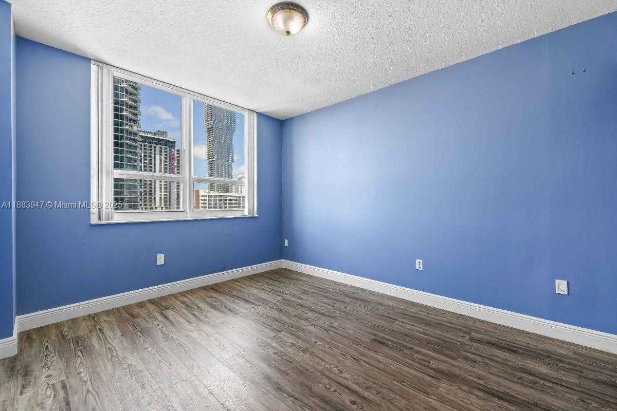 Small Image of 2000 NORTH BAYSHORE DR #1105, Miami Number 21
