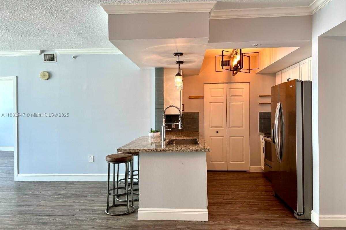 Small Image of 2000 NORTH BAYSHORE DR #1105, Miami Number 7