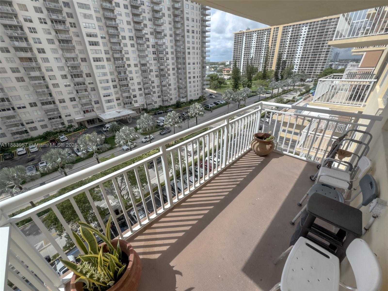 Small Image of 251 174TH ST #808, Sunny Isles Beach Number 2