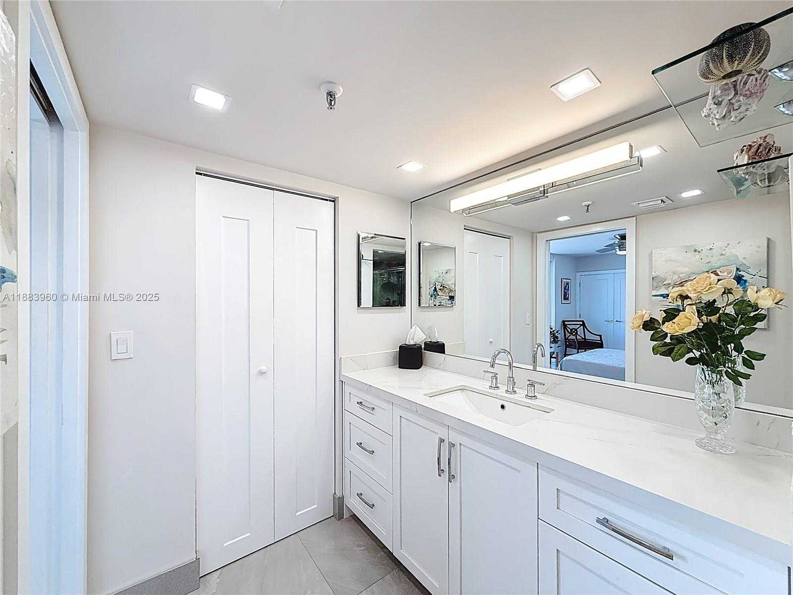 Small Image of 6061 COLLINS AVE #20C, Miami Beach Number 17