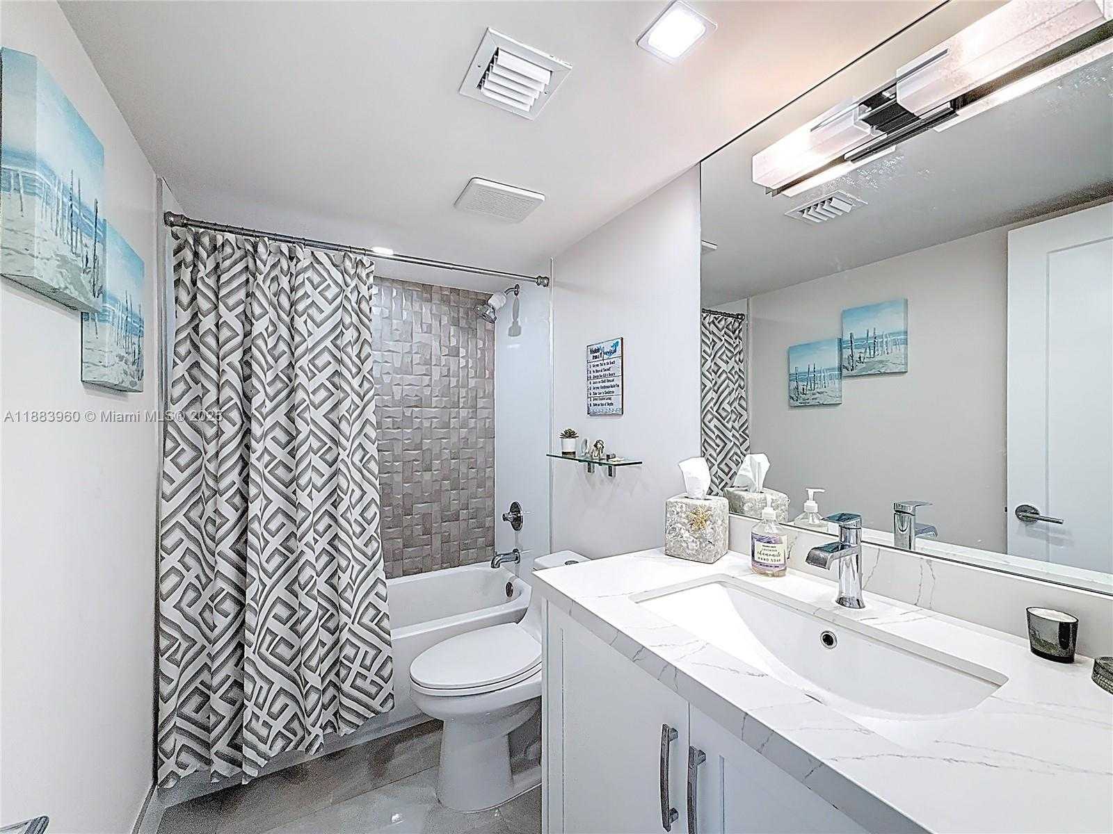 Small Image of 6061 COLLINS AVE #20C, Miami Beach Number 21