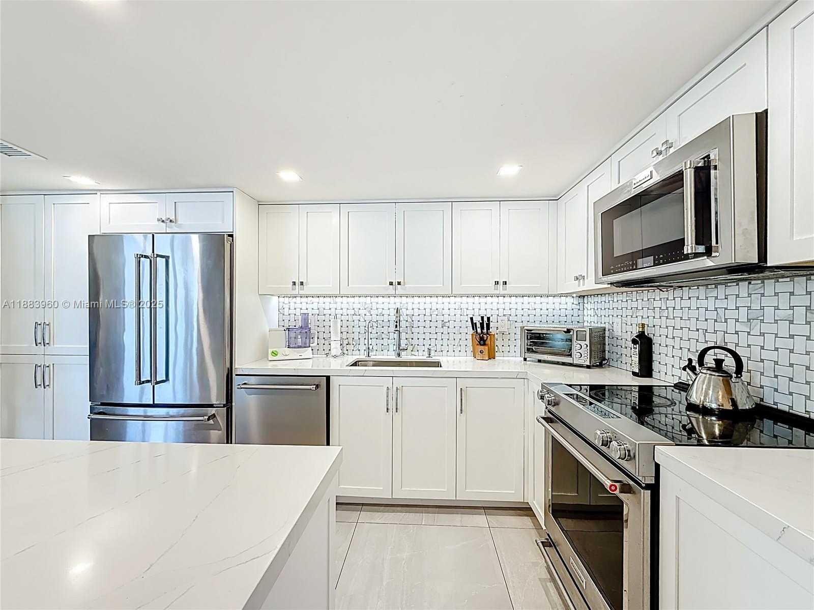 Small Image of 6061 COLLINS AVE #20C, Miami Beach Number 9