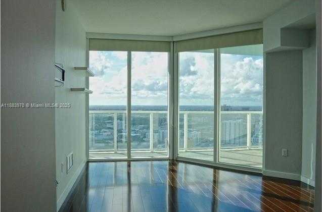Small Image of 1900 NORTH BAYSHORE DR #4018, Miami Number 4