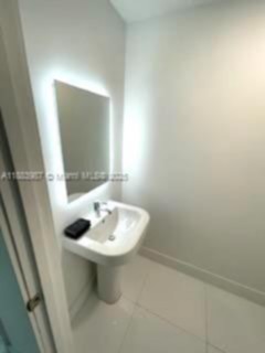 Small Image of 1040 BISCAYNE BLVD #1905, Miami Number 10