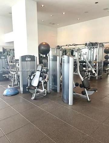 Small Image of 1040 BISCAYNE BLVD #1905, Miami Number 17