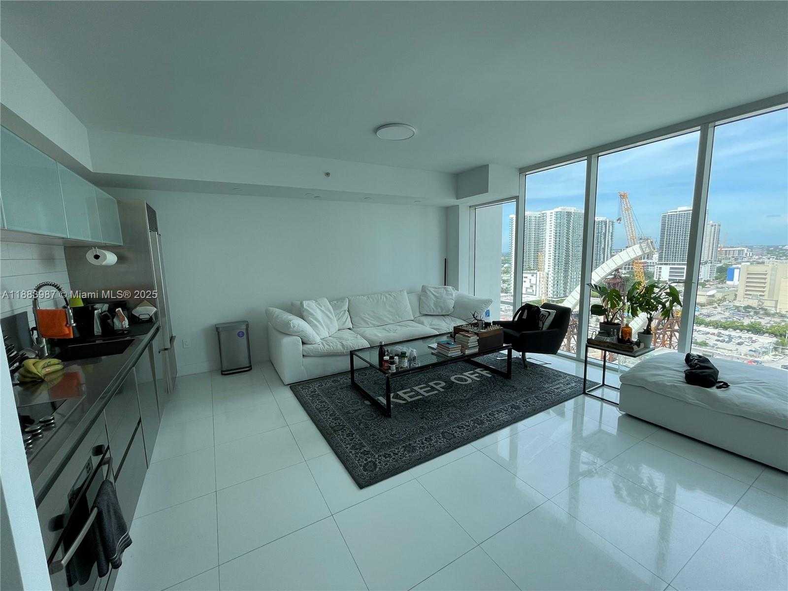 Small Image of 1040 BISCAYNE BLVD #1905, Miami Number 4
