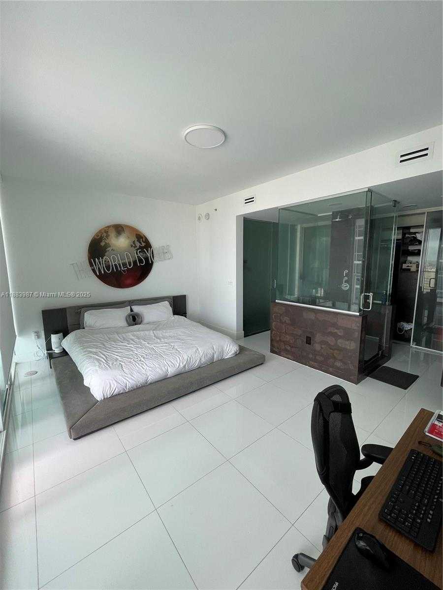 Small Image of 1040 BISCAYNE BLVD #1905, Miami Number 6