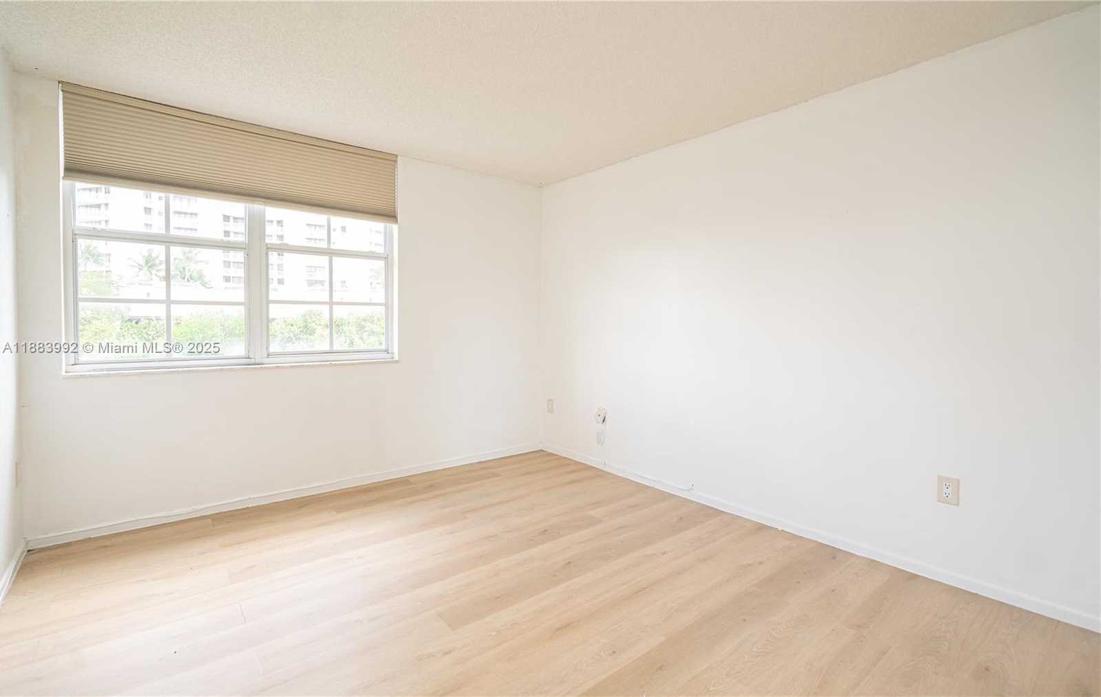 Small Image of 19601 EAST COUNTRY CLUB DR #7308, Aventura Number 23