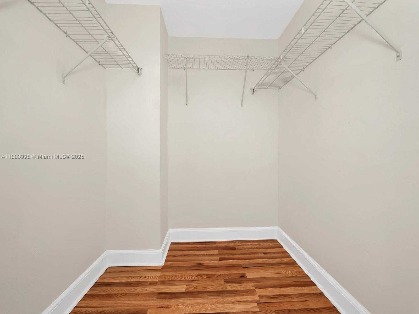 Small Image of 15051 ROYAL OAKS LN #906, North Miami Number 21