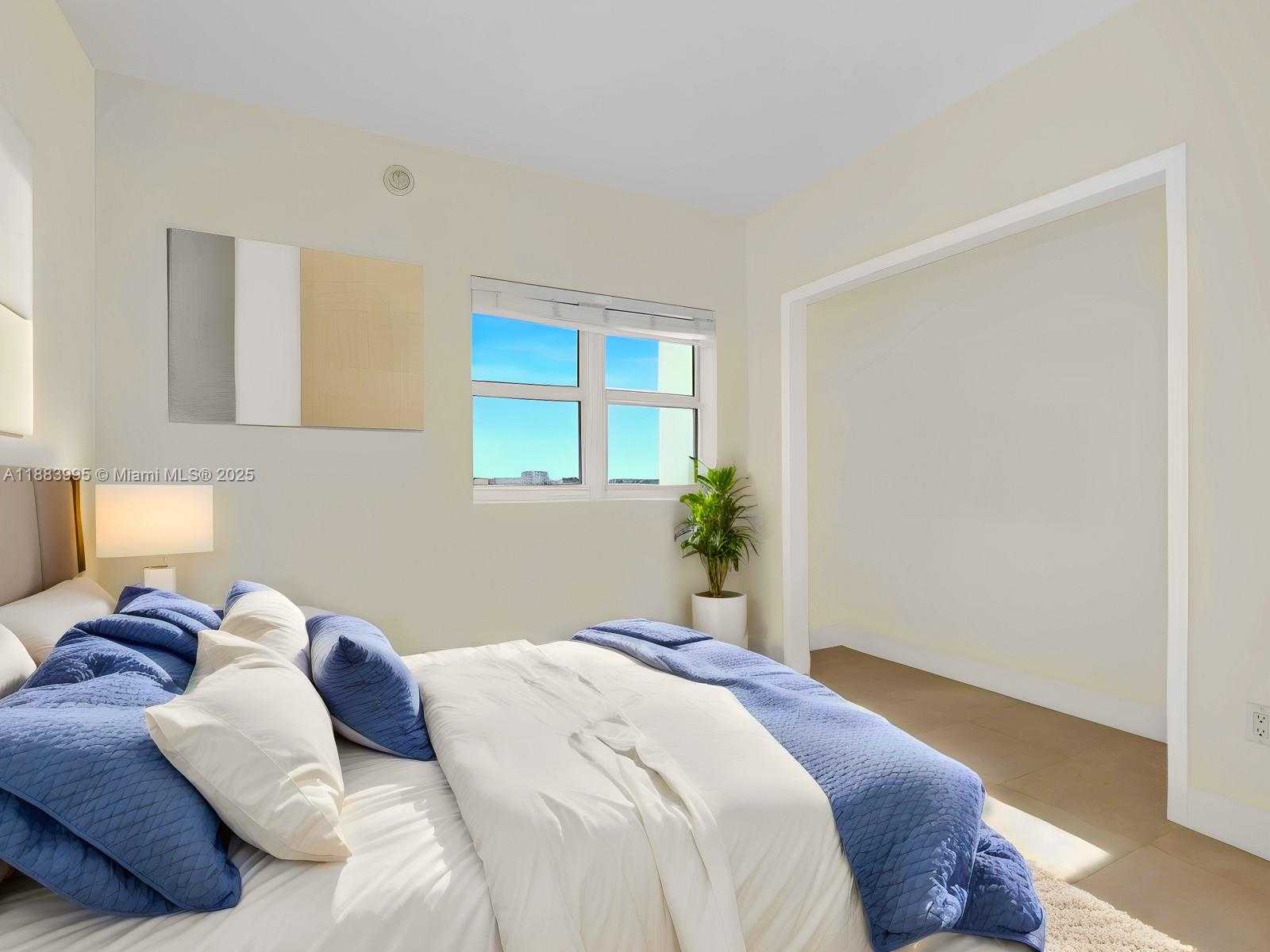 Small Image of 15051 ROYAL OAKS LN #906, North Miami Number 25