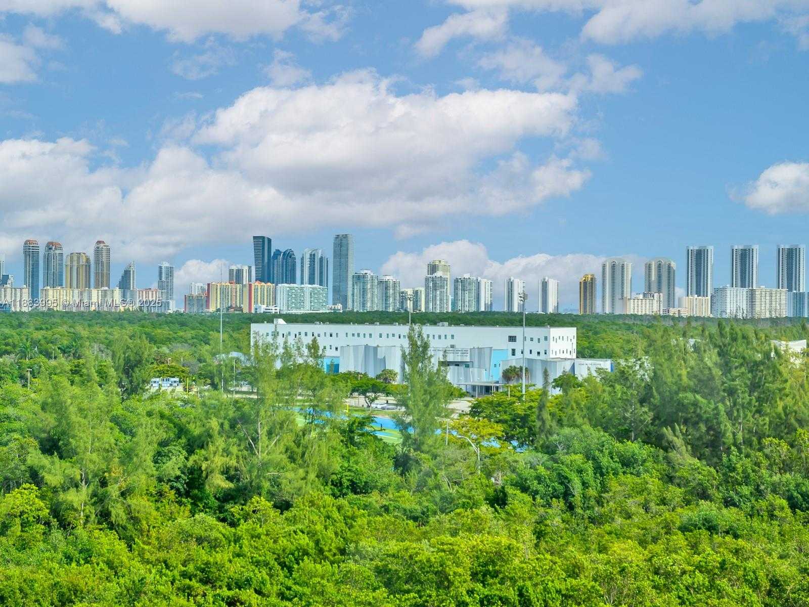 Small Image of 15051 ROYAL OAKS LN #906, North Miami Number 28