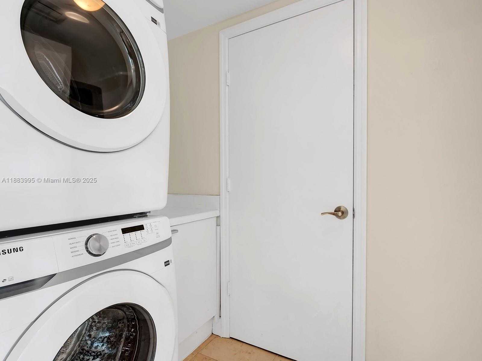 Small Image of 15051 ROYAL OAKS LN #906, North Miami Number 29