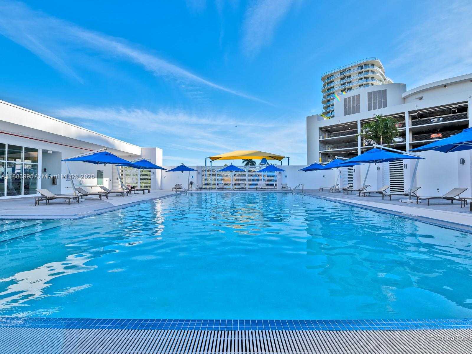 Small Image of 15051 ROYAL OAKS LN #906, North Miami Number 31