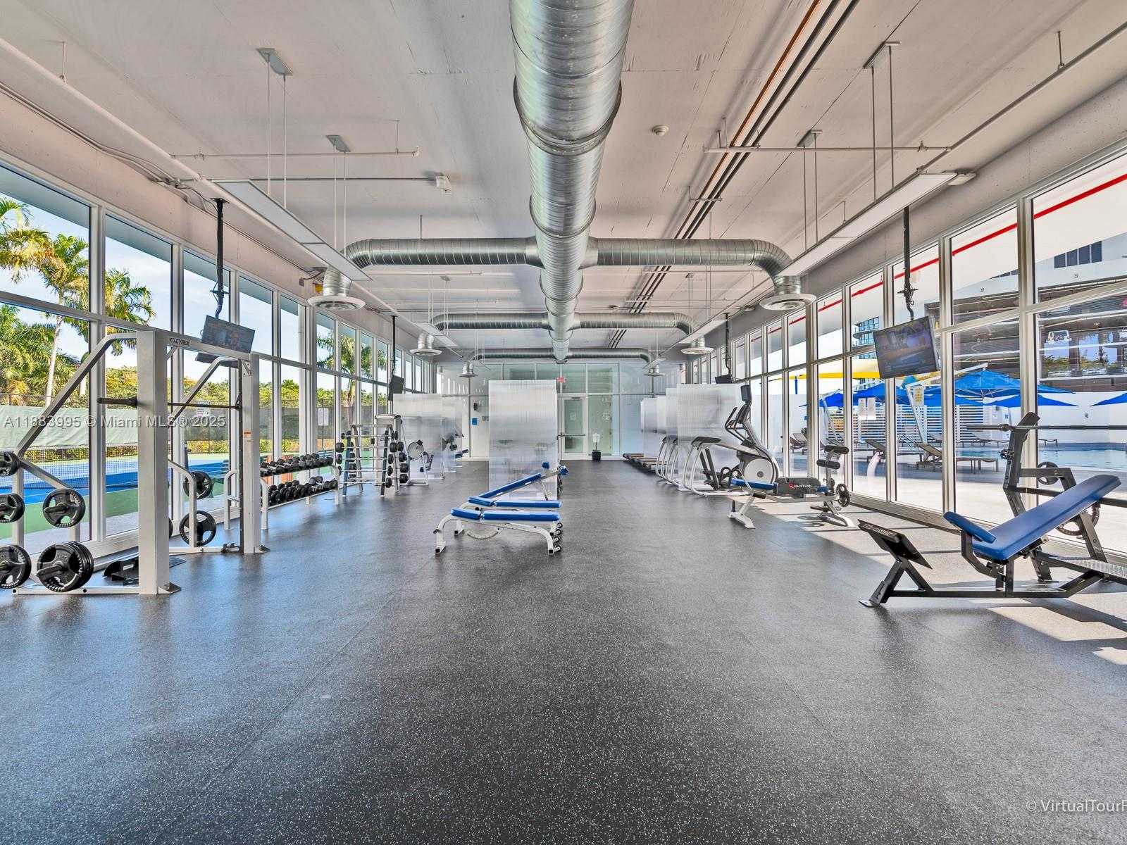 Small Image of 15051 ROYAL OAKS LN #906, North Miami Number 32