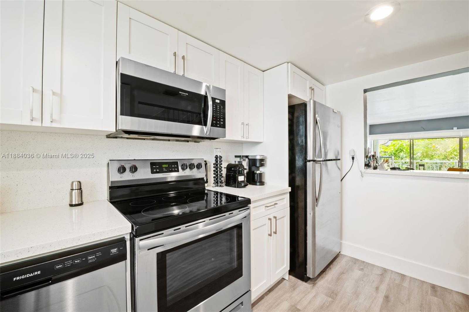 Small Image of 9373 FONTAINEBLEAU BLVD #K212, Miami Number 14