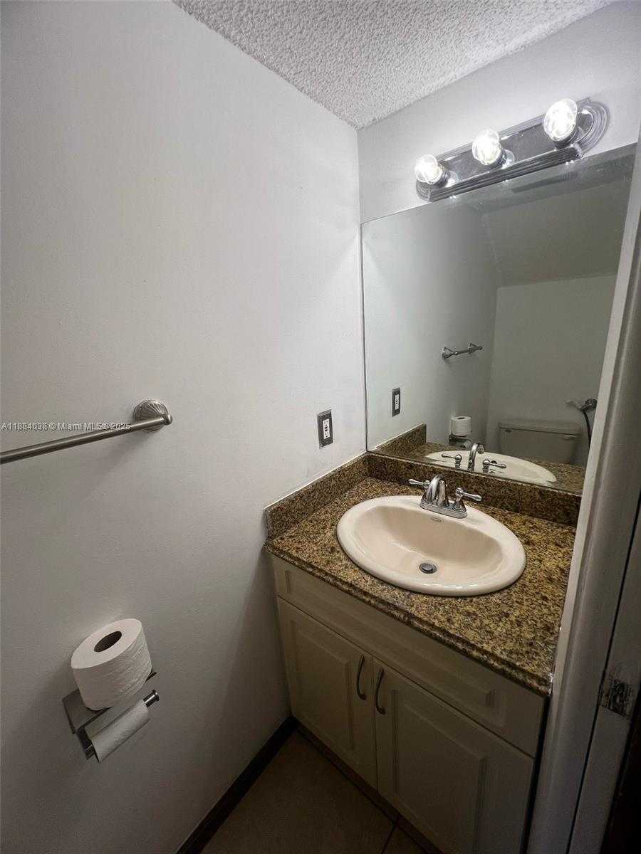 Small Image of 13345 SOUTH WEST 59TH LN, Miami Number 6
