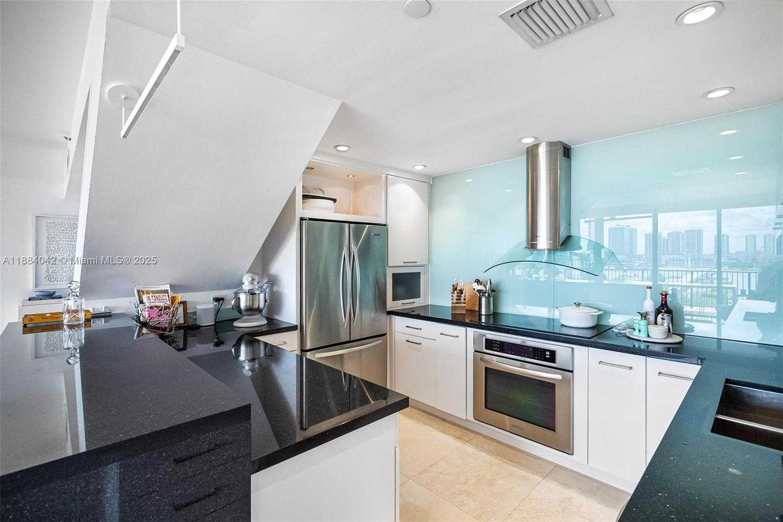 Small Image of 1000 VENETIAN WAY #1108, Miami Number 17