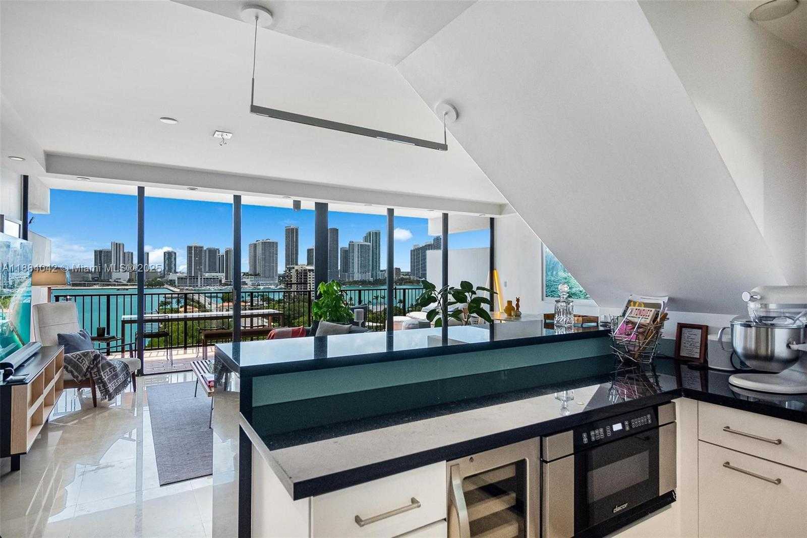 Small Image of 1000 VENETIAN WAY #1108, Miami Number 18