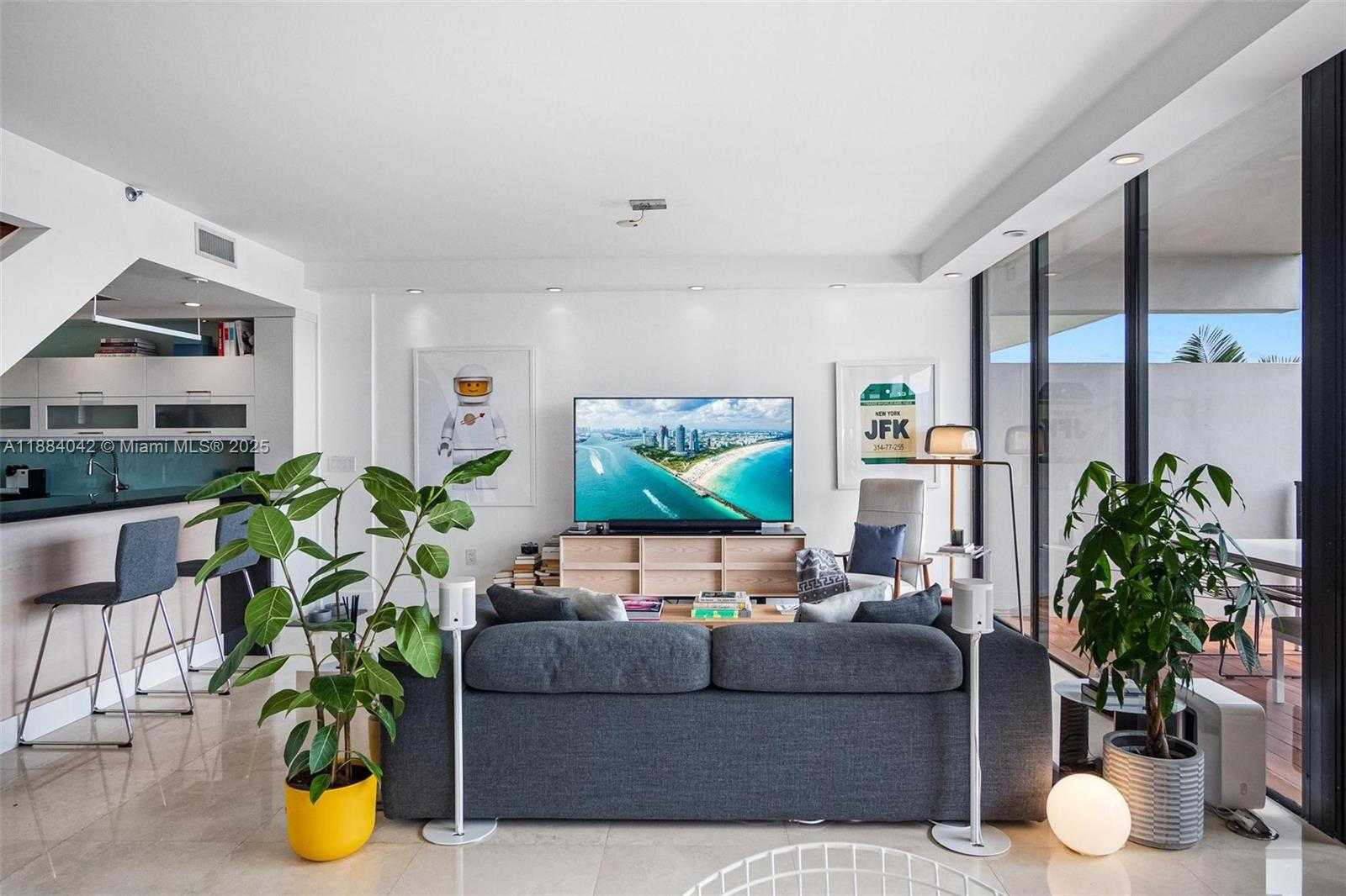 Small Image of 1000 VENETIAN WAY #1108, Miami Number 25