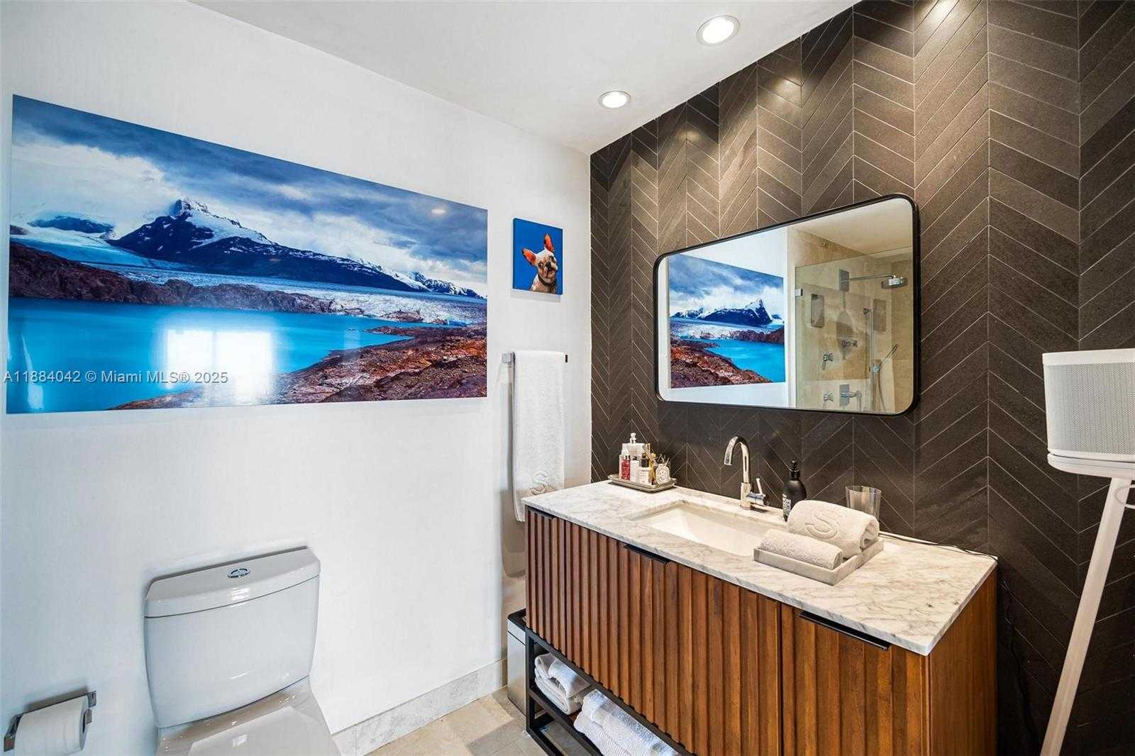 Small Image of 1000 VENETIAN WAY #1108, Miami Number 26