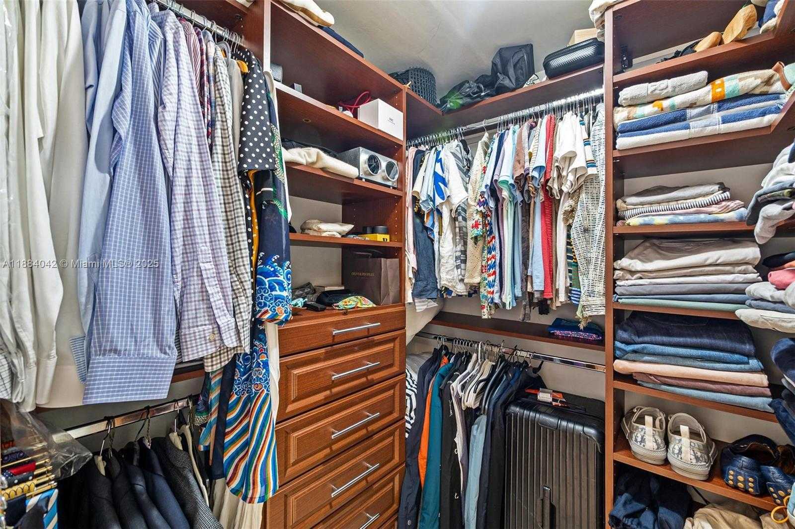 Small Image of 1000 VENETIAN WAY #1108, Miami Number 30