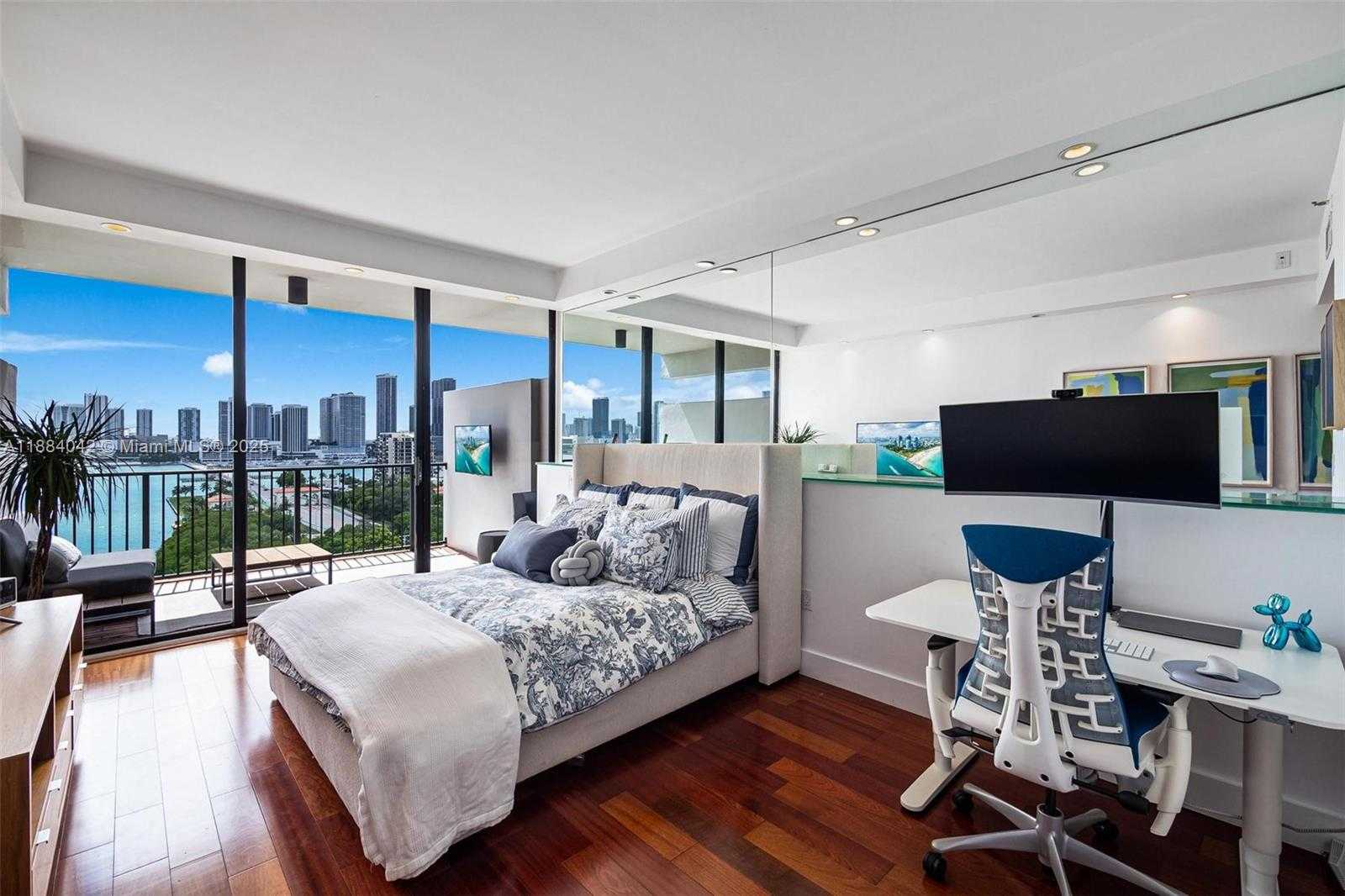 Small Image of 1000 VENETIAN WAY #1108, Miami Number 31