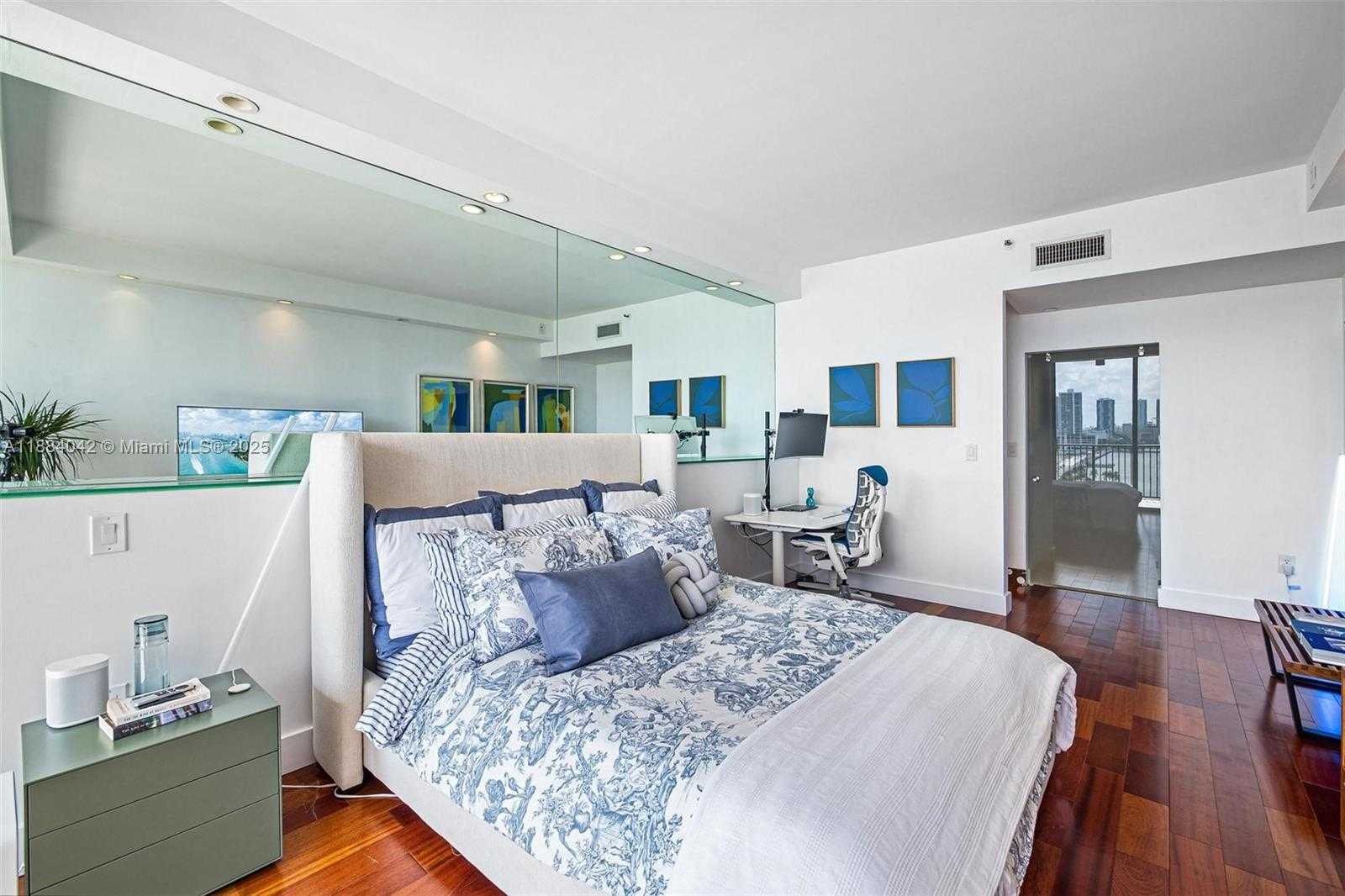 Small Image of 1000 VENETIAN WAY #1108, Miami Number 33