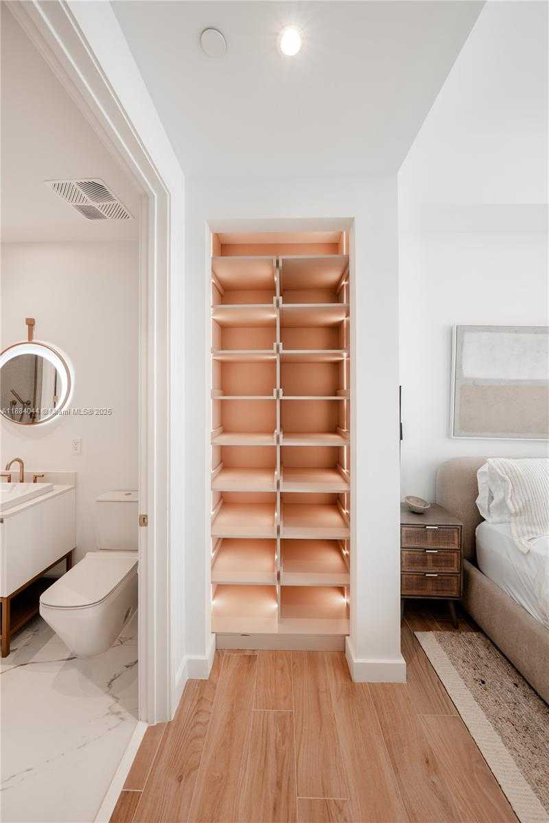 Small Image of 2655 SOUTH BAYSHORE DR #1007, Miami Number 11