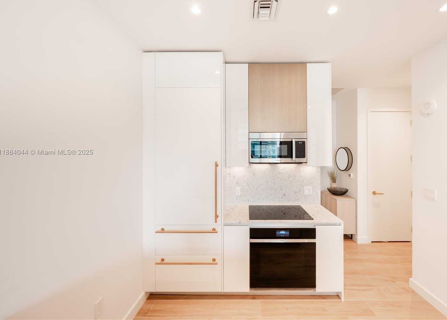 Small Image of 2655 SOUTH BAYSHORE DR #1007, Miami Number 8