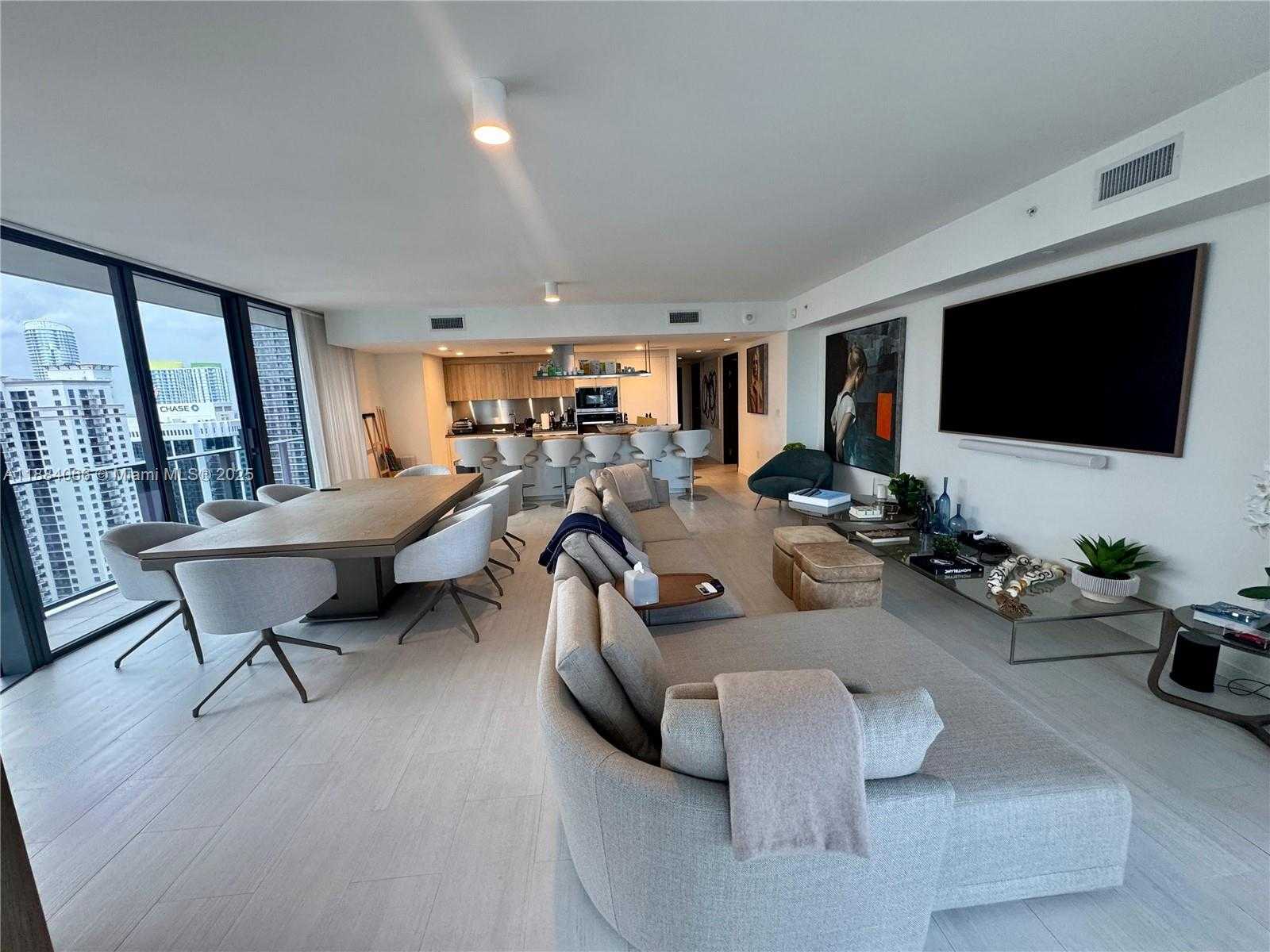 Small Image of 1000 BRICKELL PLZ #3302, Miami Number 13