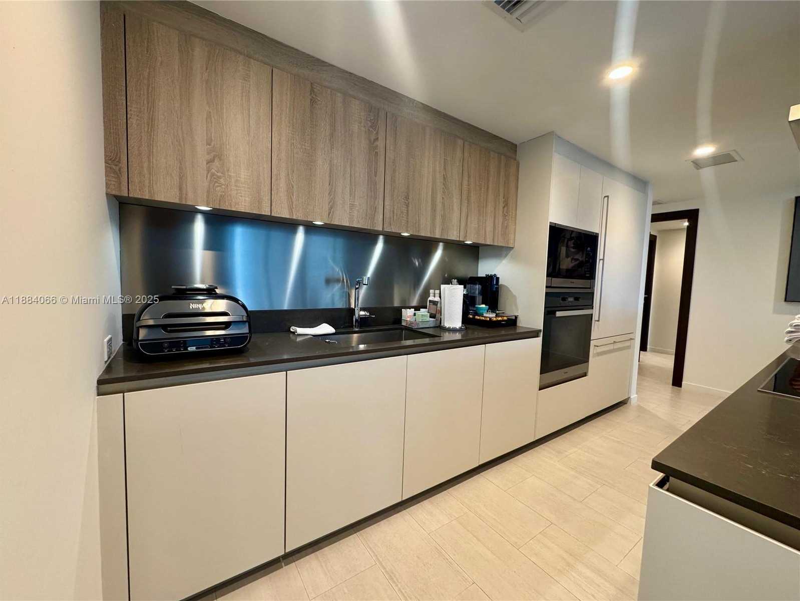 Small Image of 1000 BRICKELL PLZ #3302, Miami Number 17